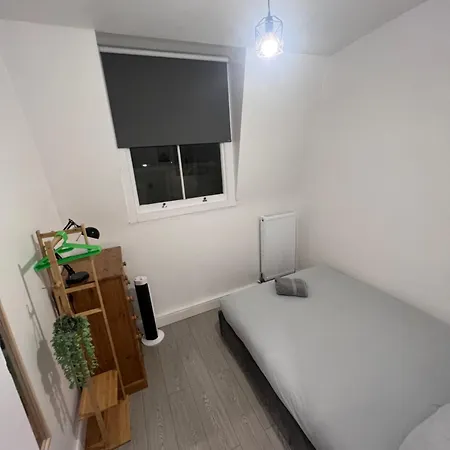 2 Bed Apartment In Central London On 3Rd Floor - Newly Refurbished - No Lift Exterior foto